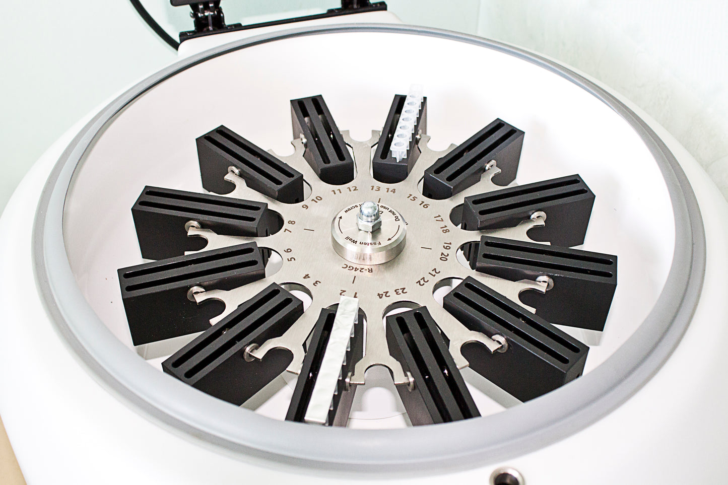 Rotor for 24 gel-cards